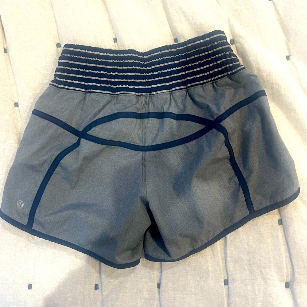 Lululemon Shorts Size 4